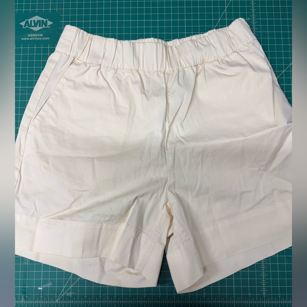 Everlane Organic Cotton Cream Shorts